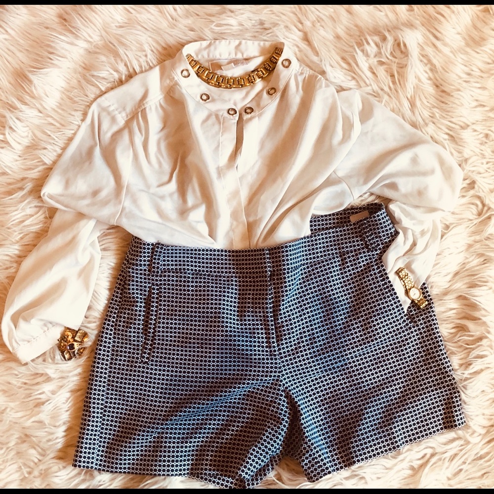 Classic Anne Klein size 10 black and white shorts